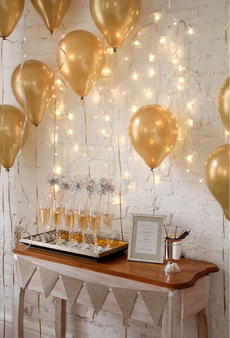 new-years-eve-balloon-party-table