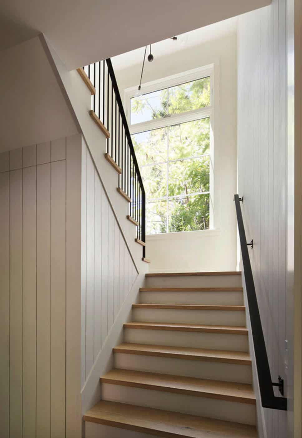 residence-farmhouse-staircase