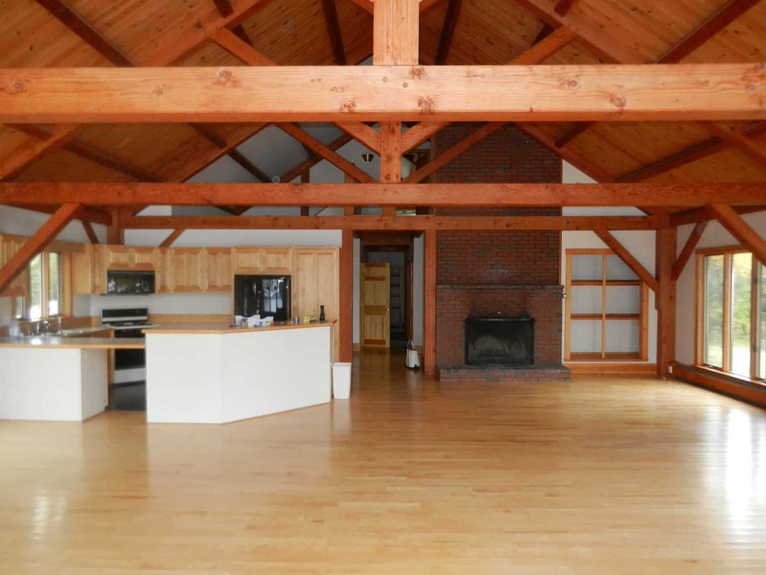 seaside-home-before-remodel-kitchen