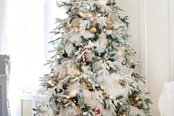 featured posts image for 15 Beautifully Decorated Wintry-Rustic Christmas Tree Ideas