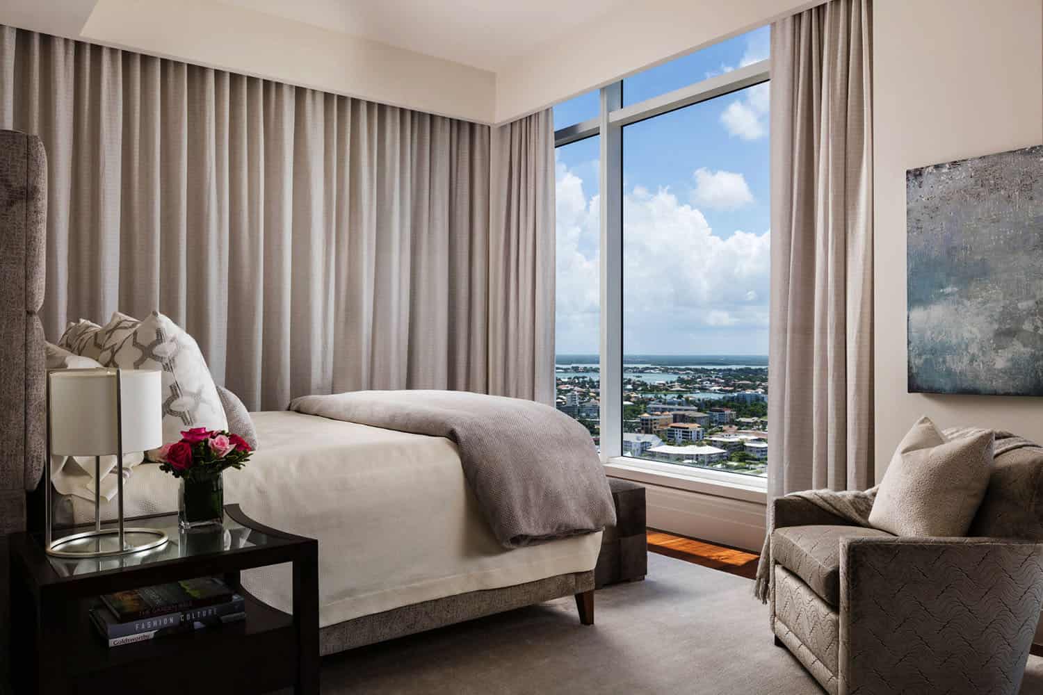 penthouse-contemporary-bedroom