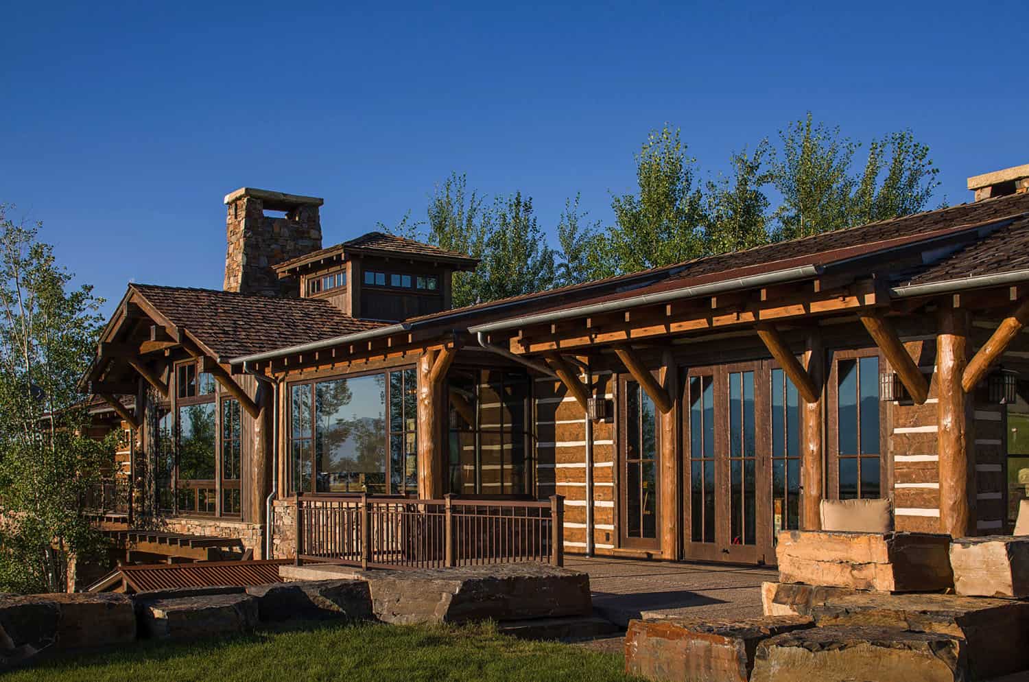 mountain-timber-frame-home-exterior