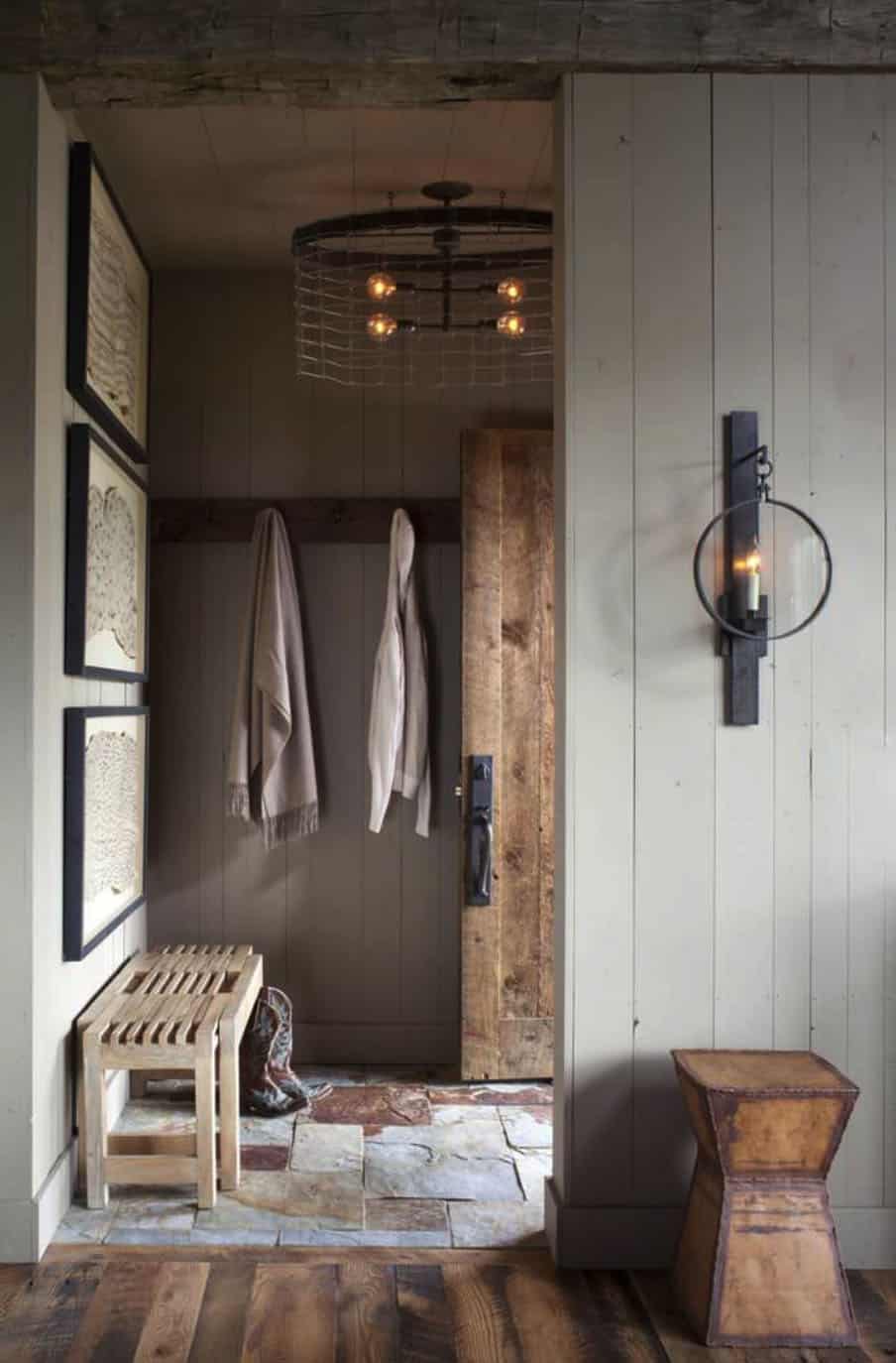 bunkhouse-rustic-entry