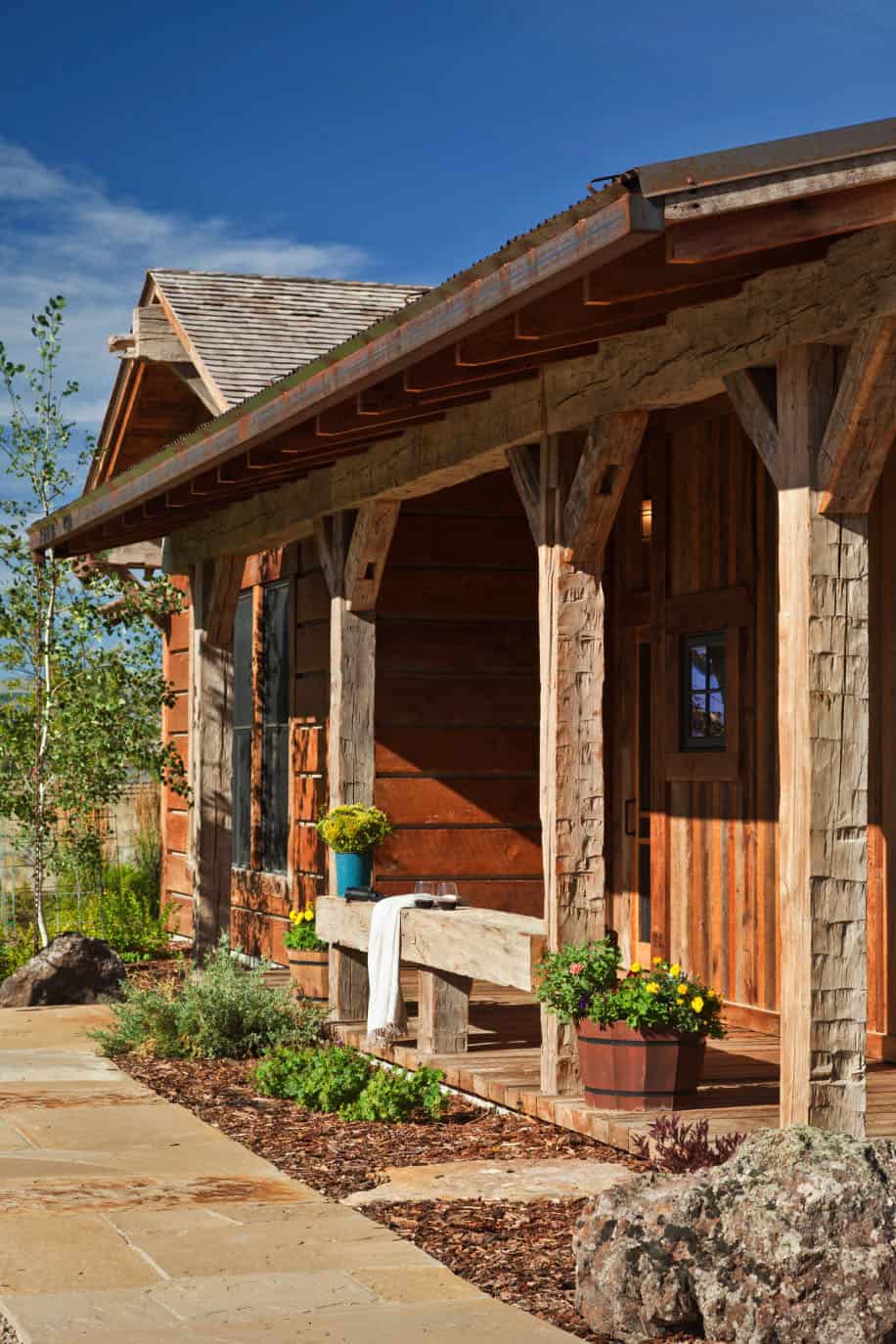 bunkhouse-rustic-exterior