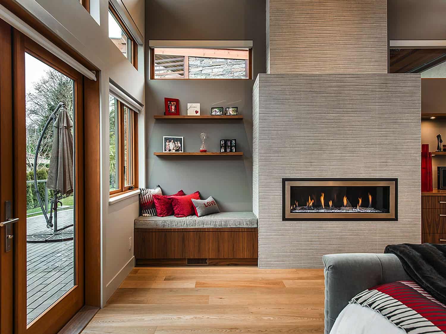 contemporary-master-bathroom