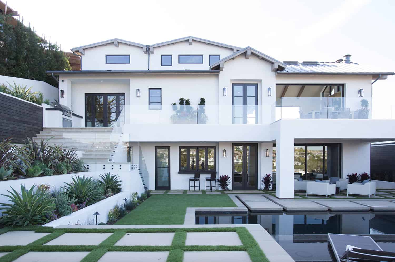 beach-style-home-patio