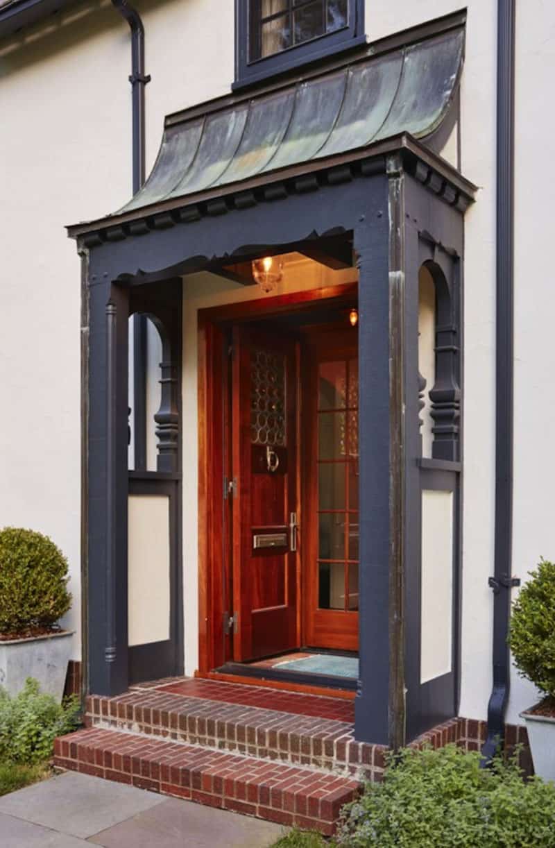 tudor-traditional-entry