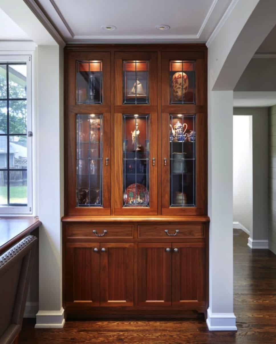 tudor-traditional-kitchen