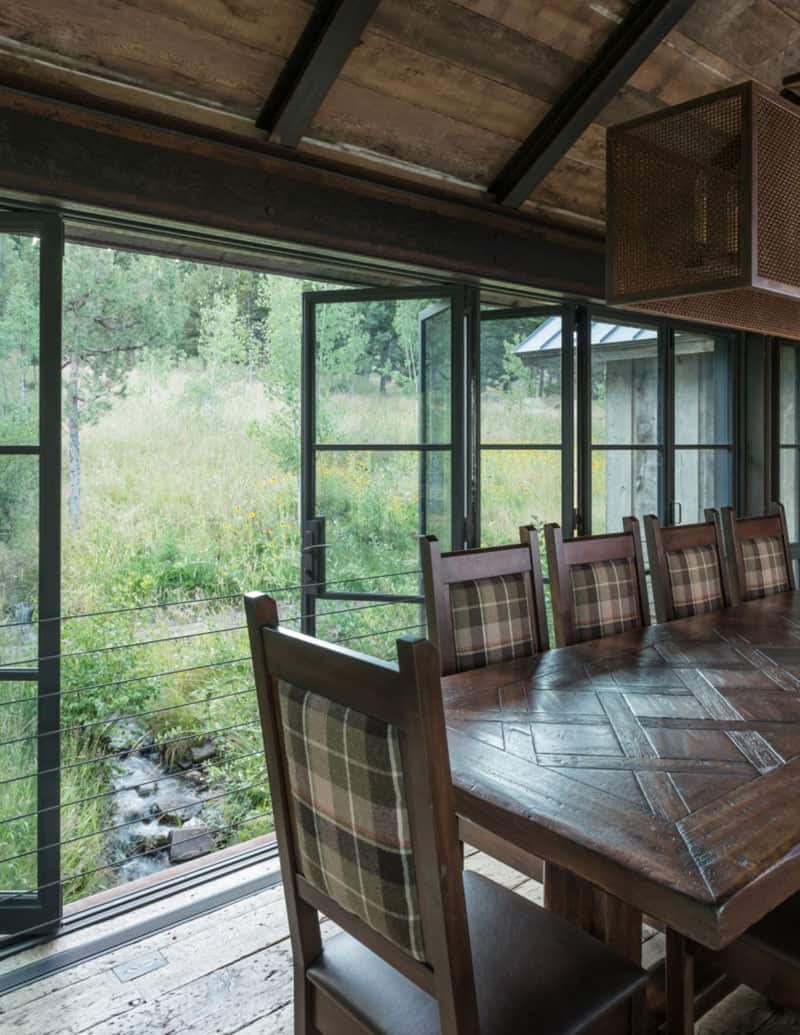 rustic-ranch-dining-room