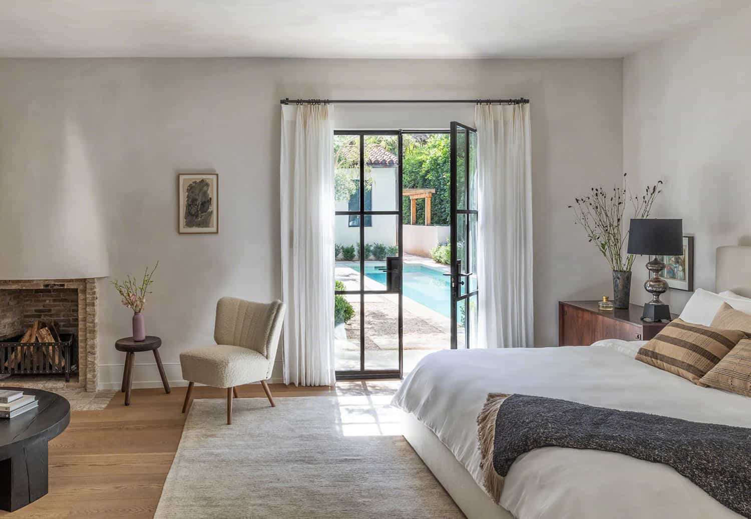 spanish-colonial-style-bedroom