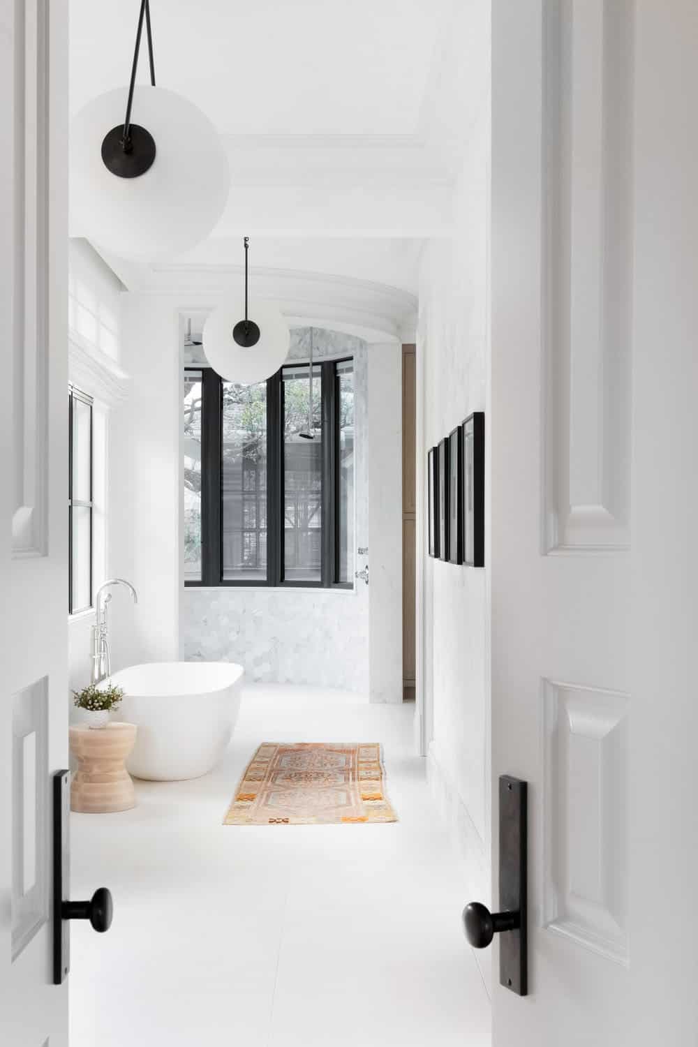 victorian-transitional-bathroom