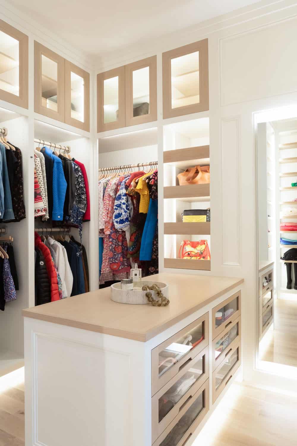 victorian-transitional-closet