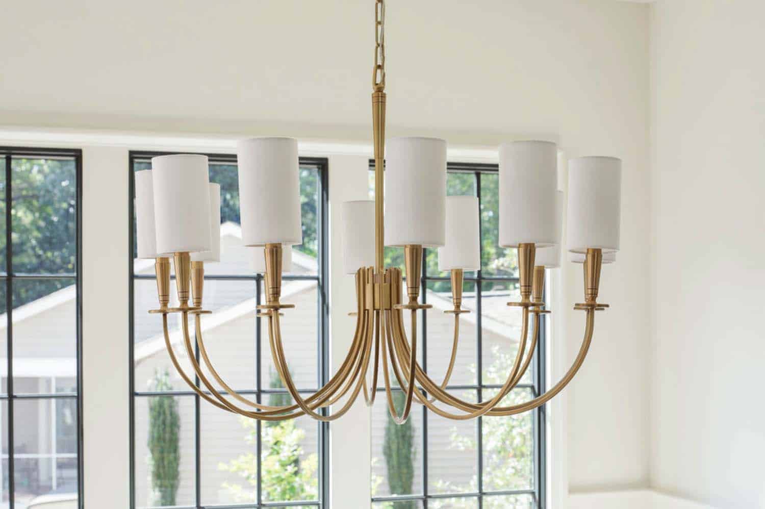 dining-room-chandelier-transitional-dining-room