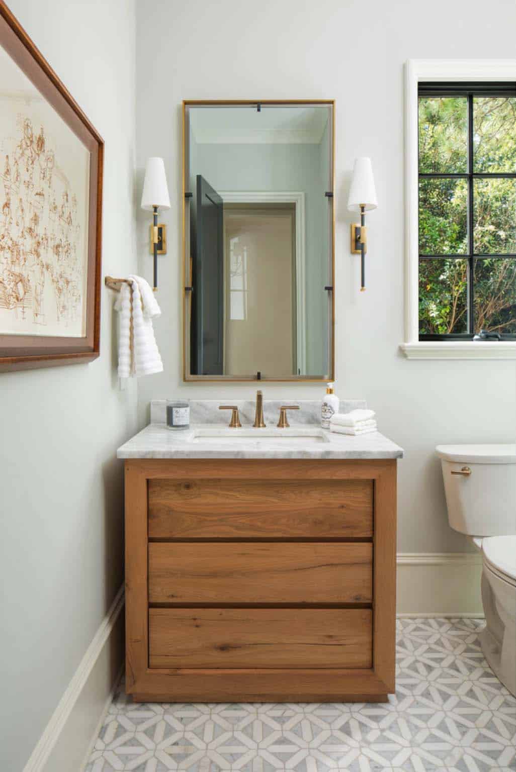 modern-english-country-guest-bath