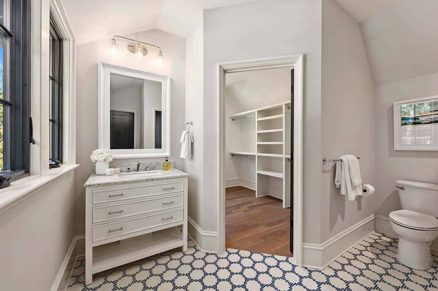 transitional-guest-bath