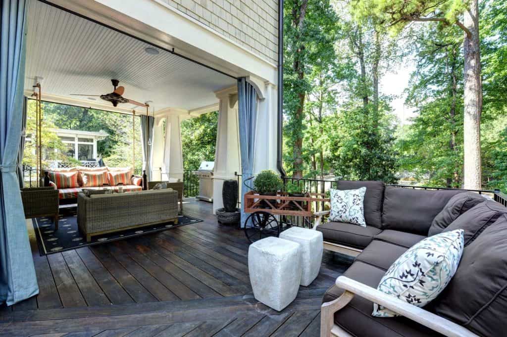 25+ Amazing Ideas For Creating An Outdoor Deck For Entertaining