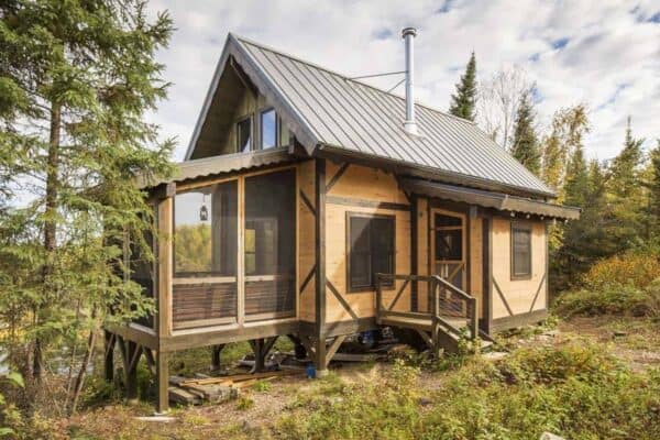 featured posts image for 600-square-foot off the grid cabin surrounded by wilderness in Minnesota