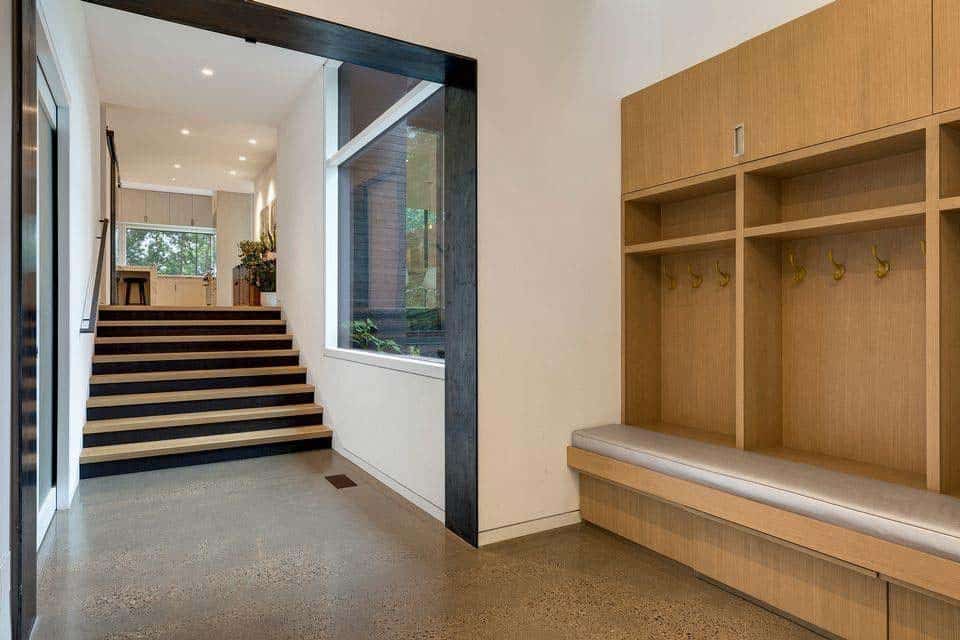 modern-mudroom