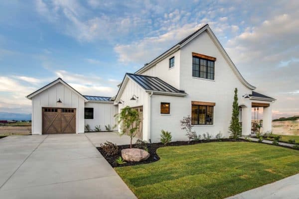 featured posts image for House Tour: Modern farmhouse model home in Utah with inspiring details