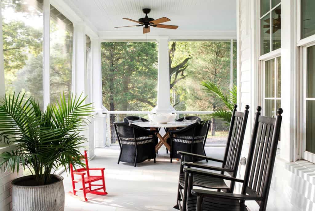 15+ Charming Southern Style Screened Porch Ideas To Love All Season