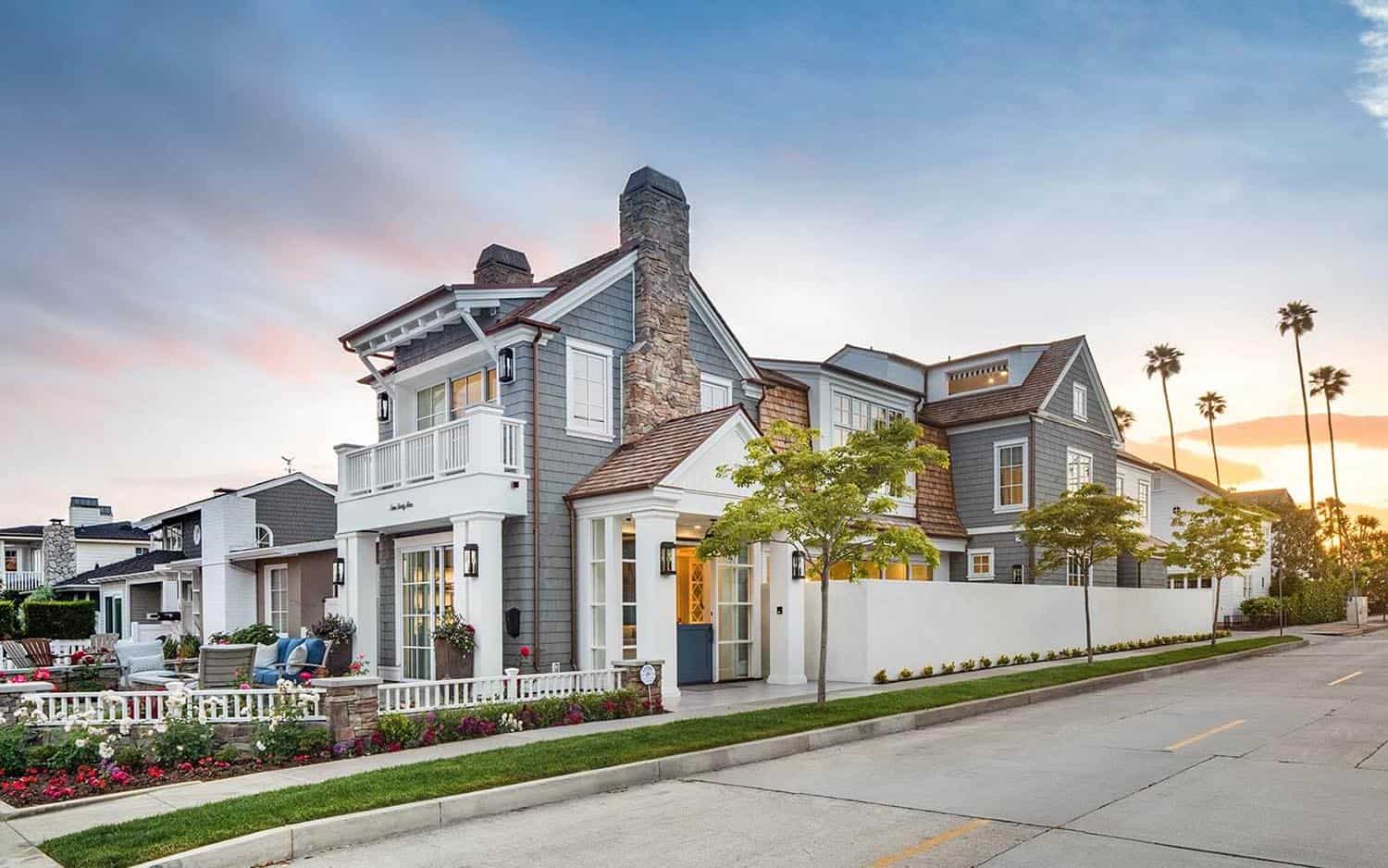 beach-style-home-exterior