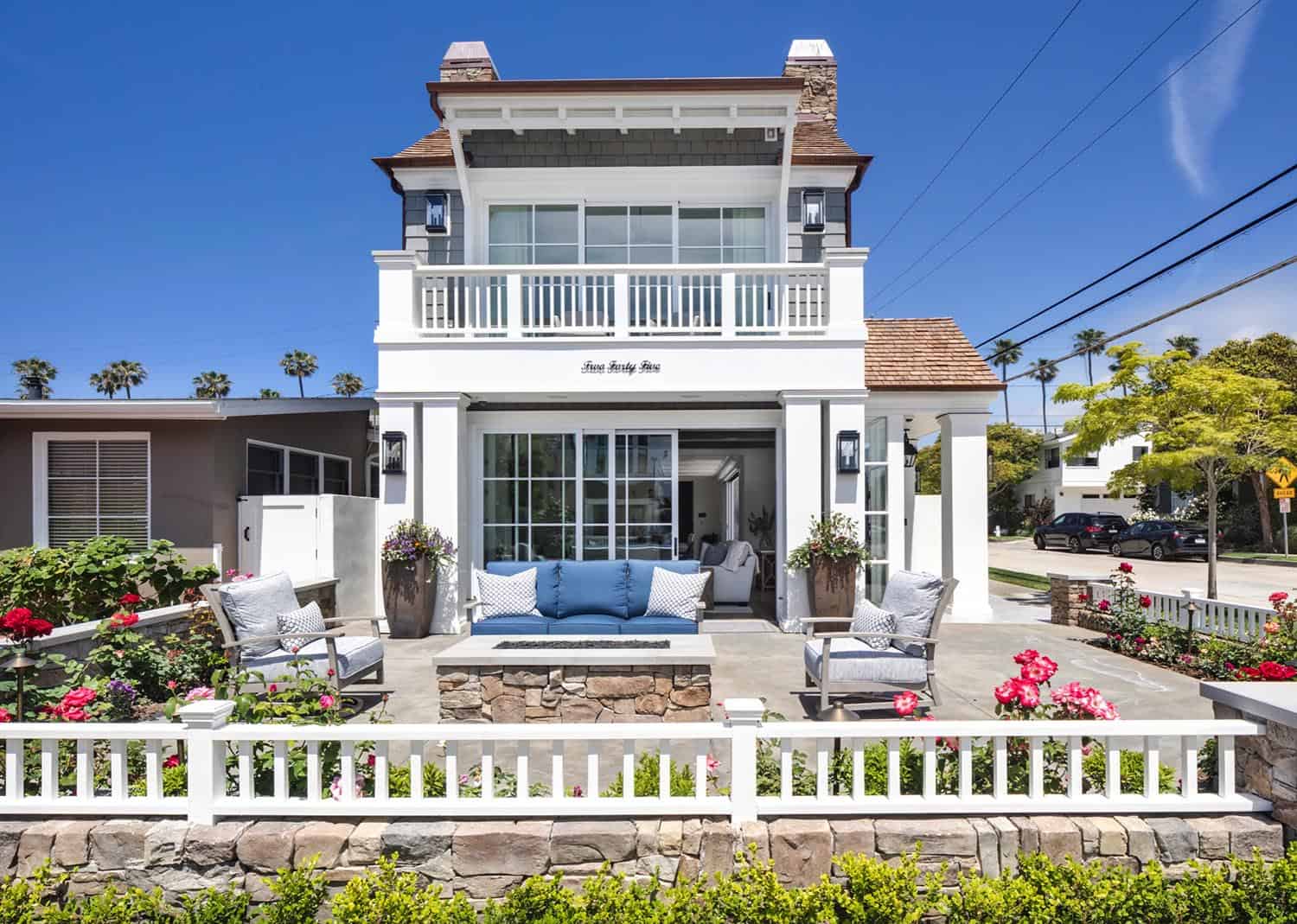 beach-style-home-exterior