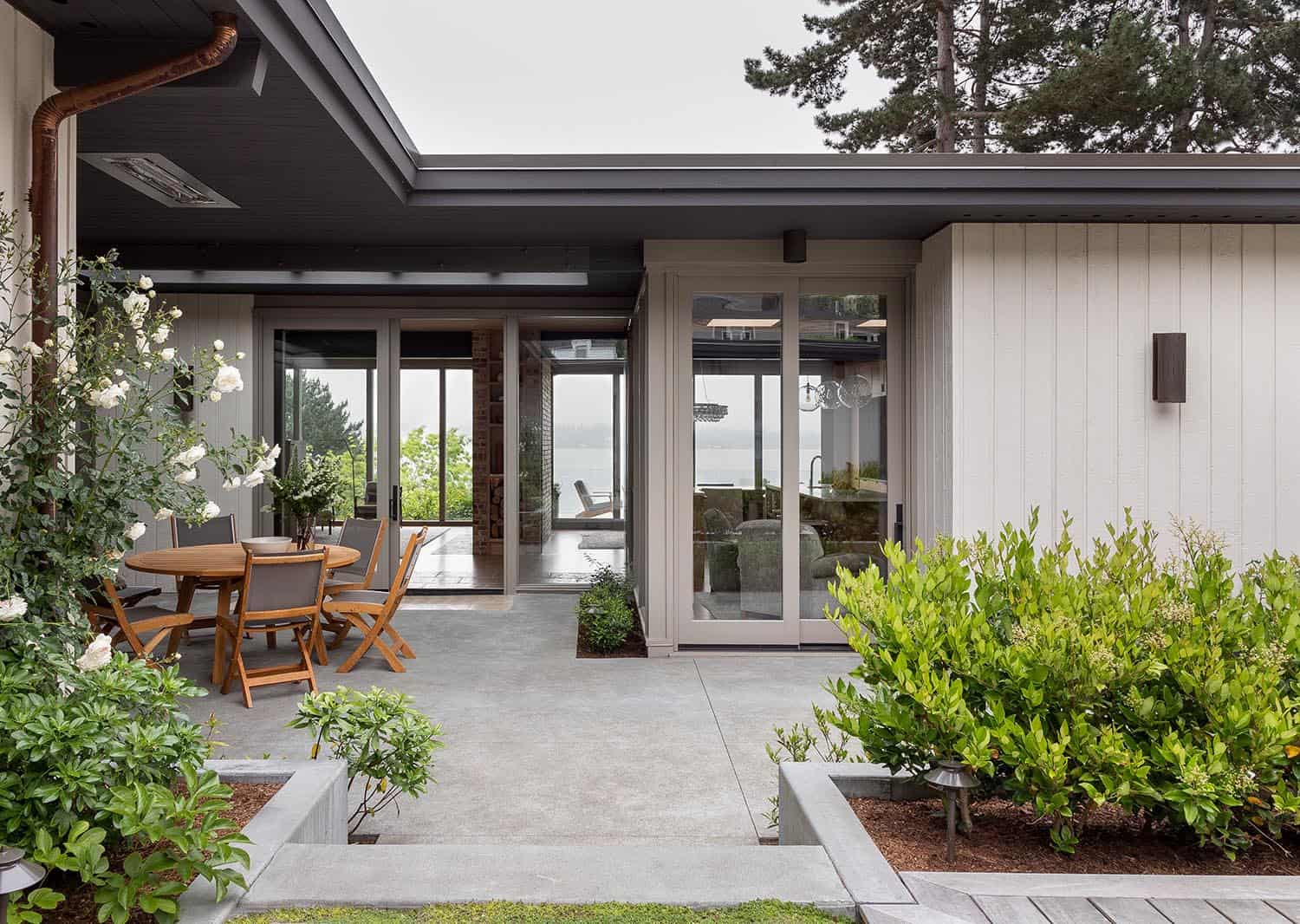 mid-century-porch