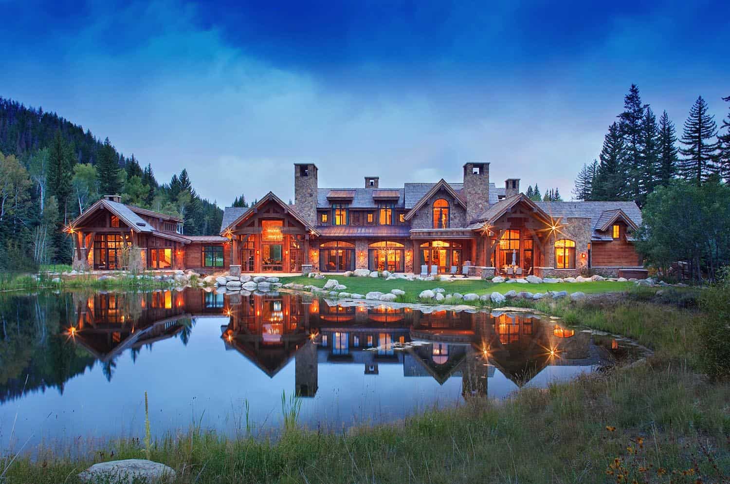 traditional-mountain-lodge-exterior
