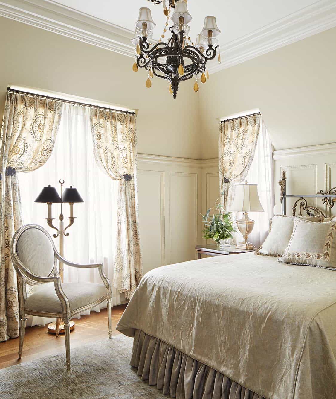 victorian-bedroom