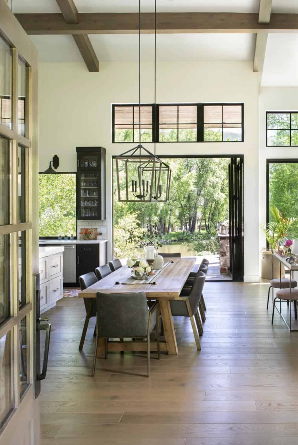 farmhouse-dining-room