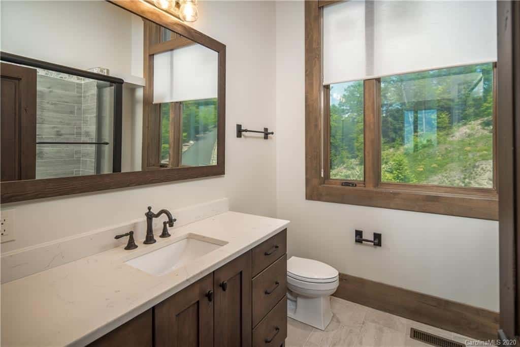 mountain-modern-bathroom