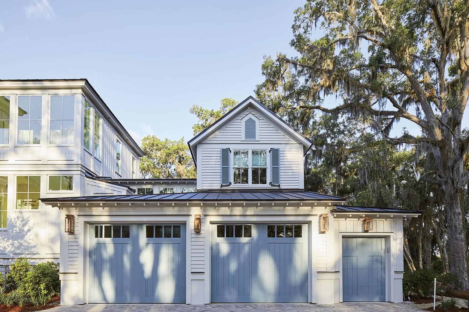 beach-style-garage