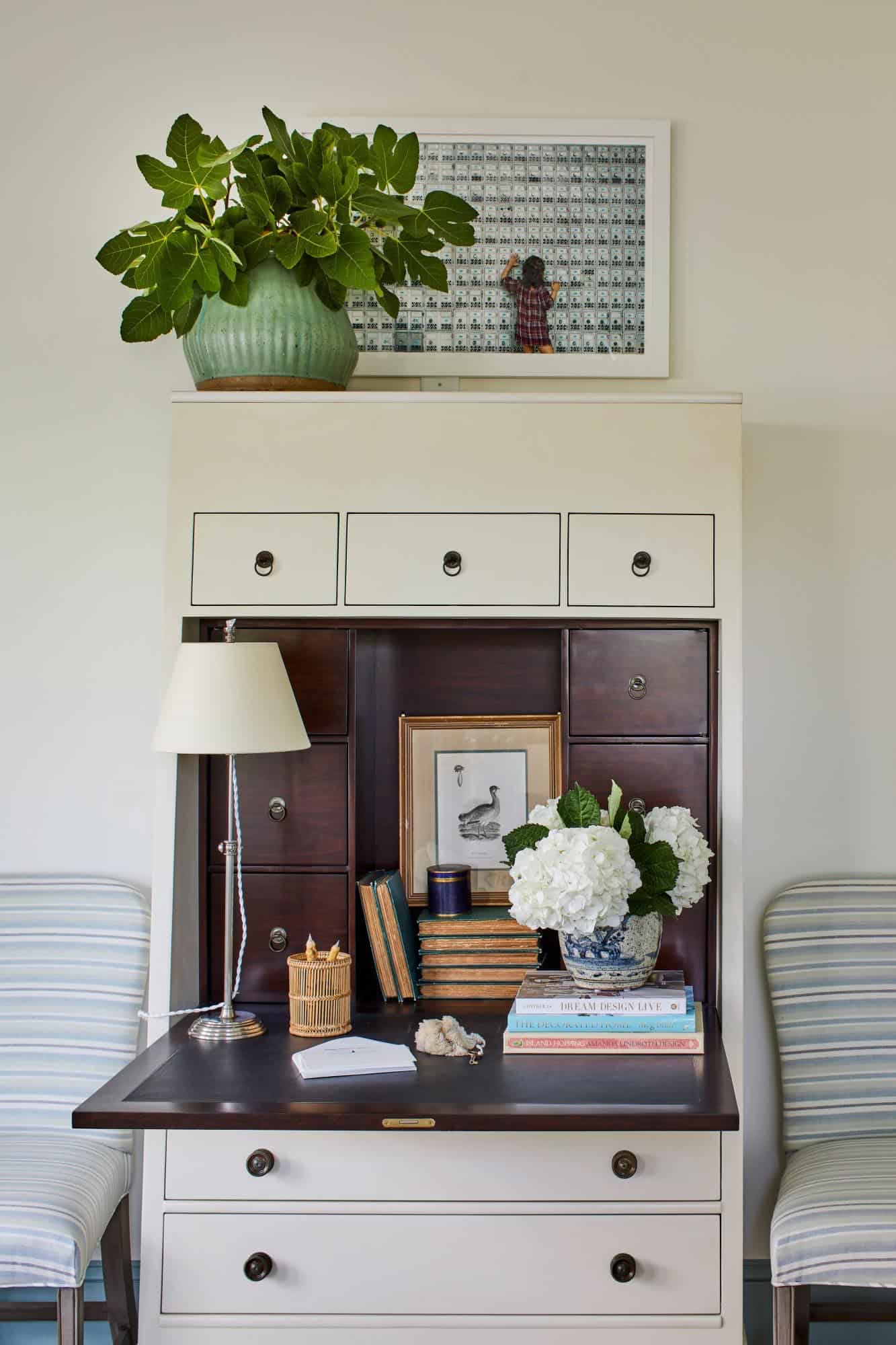 beach-style-bedroom