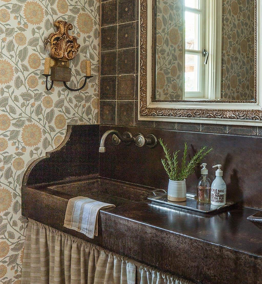 farmhouse-modern-powder-bathroom