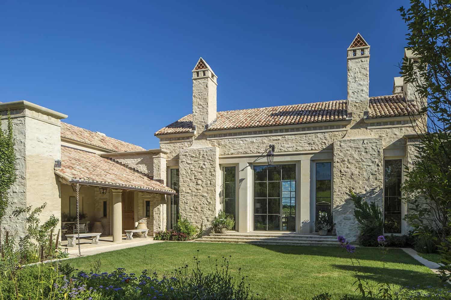 farmhouse-modern-home-exterior