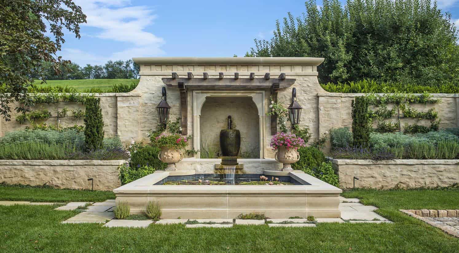 farmhouse-modern-home-landscape-water-feature