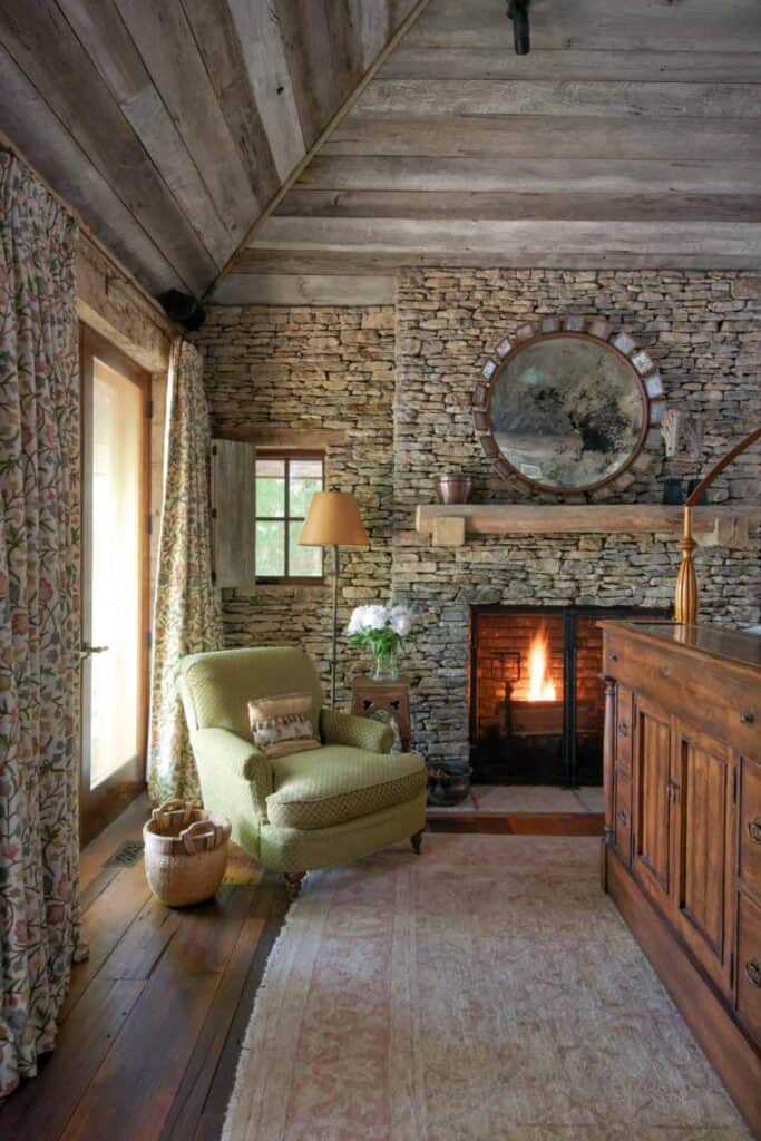 This gorgeous rustic sanctuary in Tennessee appears to float on water
