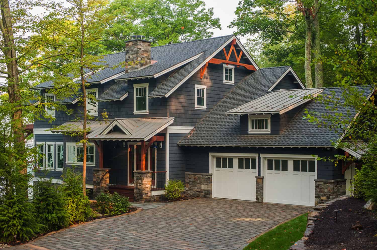 rustic-lake-house-exterior