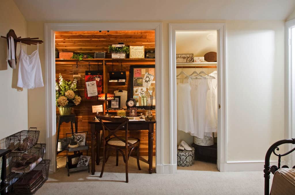 24 Amazing Home Office Ideas That Double As Cozy Guest Bedrooms