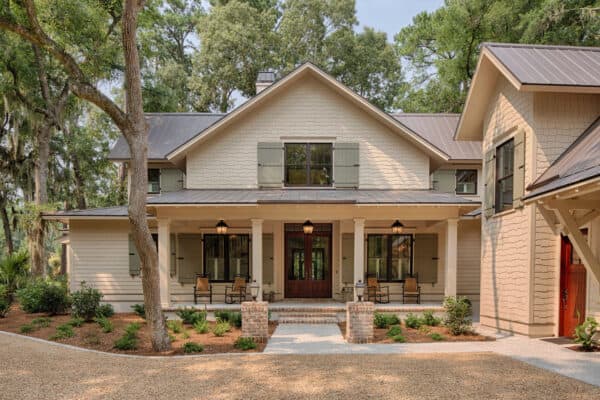 featured posts image for Inside this Low Country farmhouse in South Carolina with stunning details