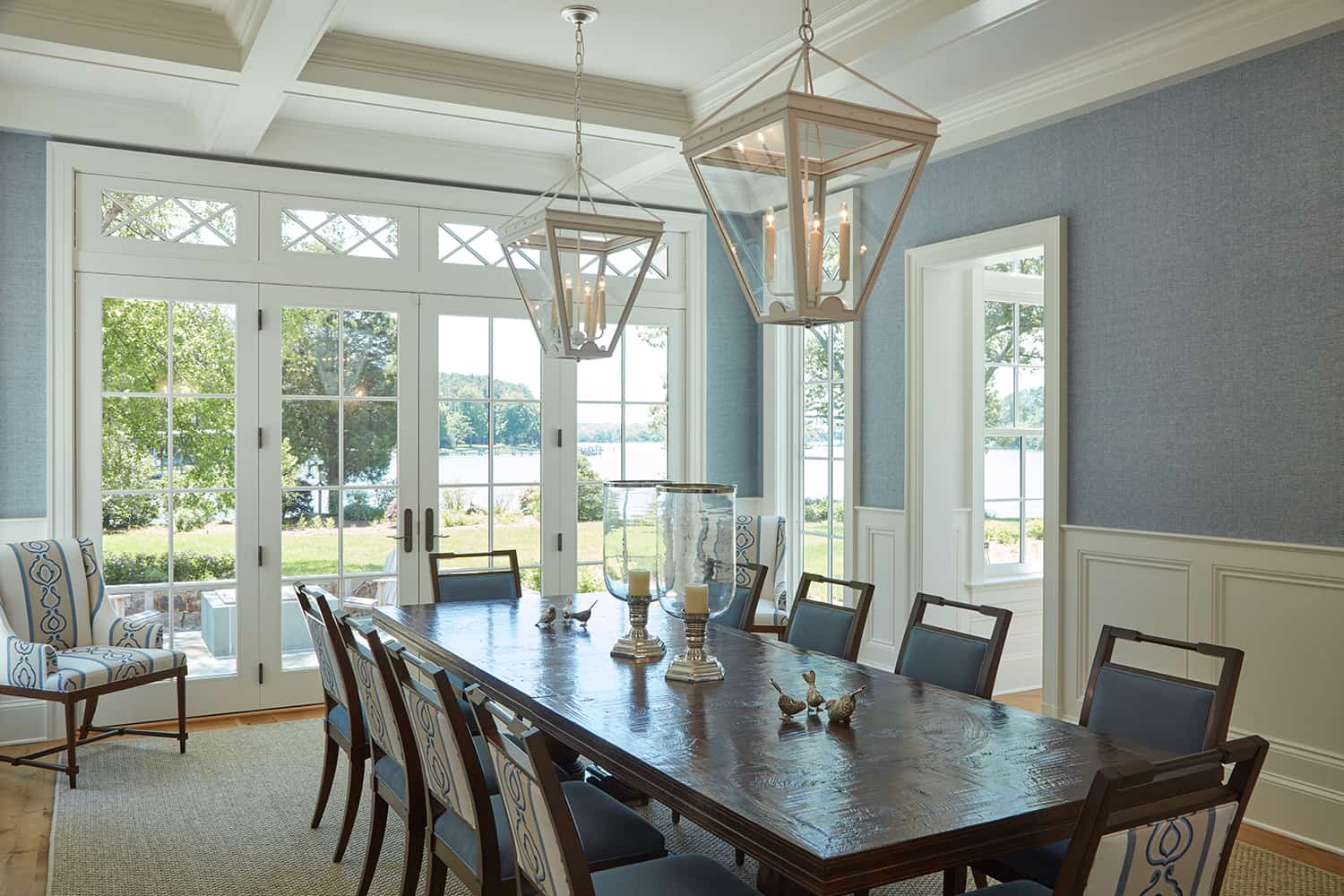 beach-style-dining-room