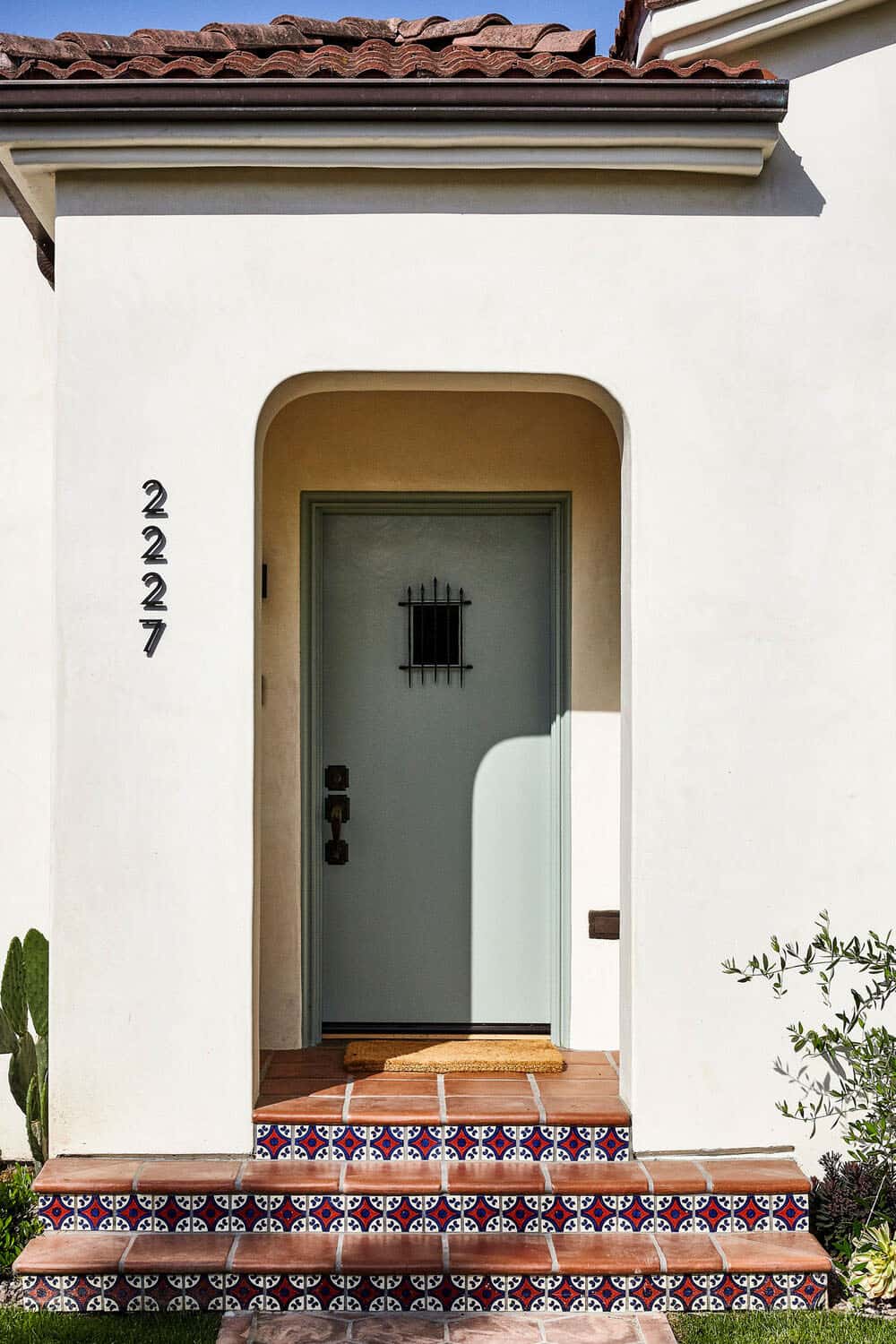 spanish-style-bungalow-entry