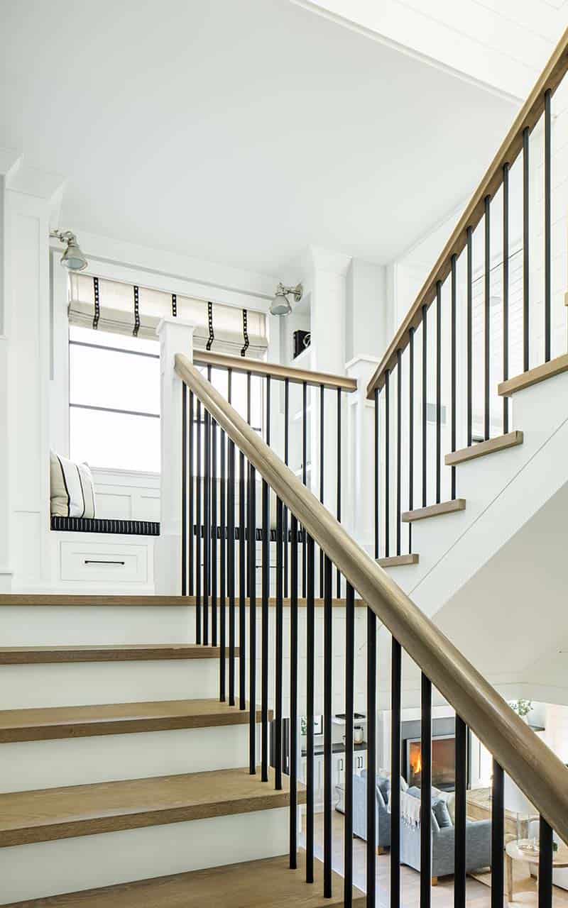 transitional-style-staircase