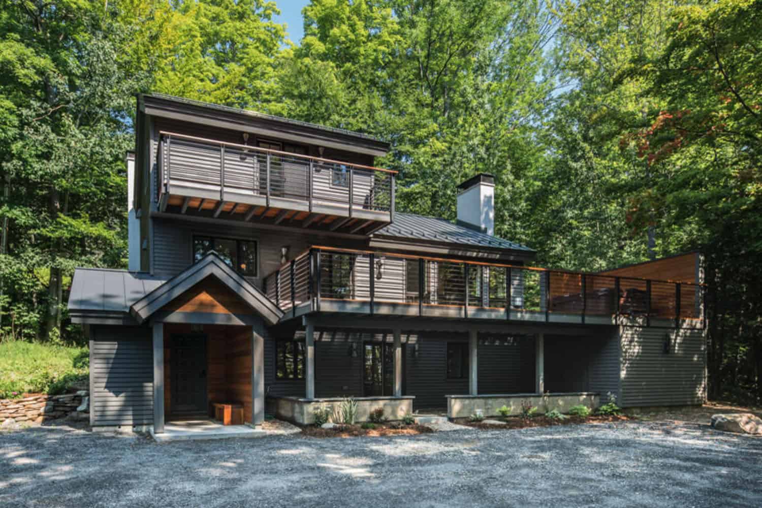 modern-ski-house-exterior-vermont