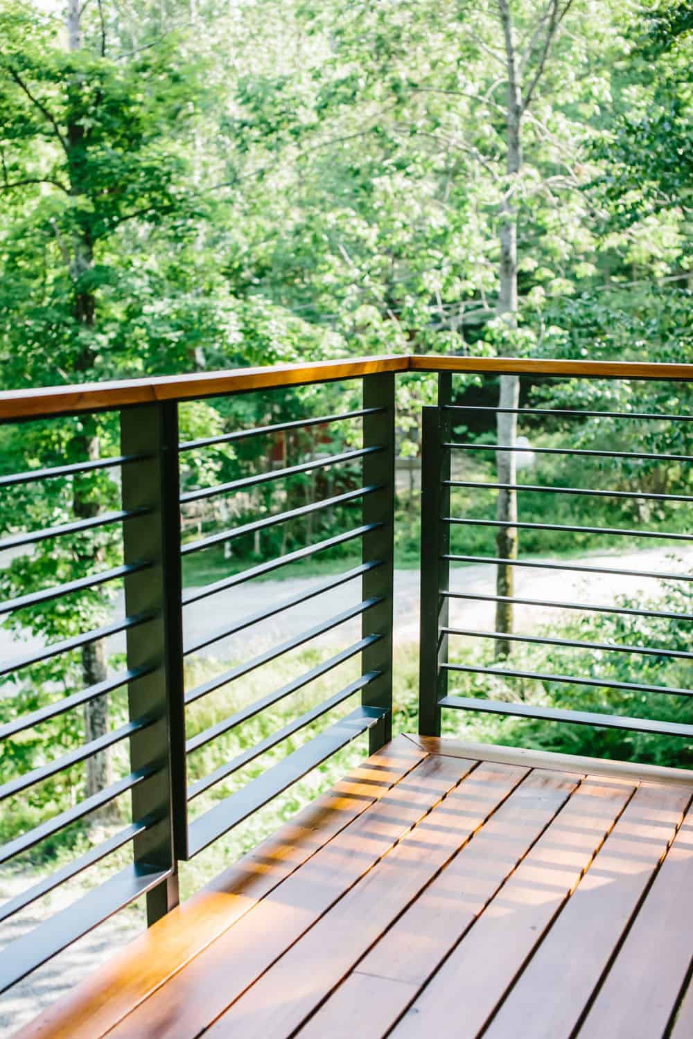 contemporary-balcony