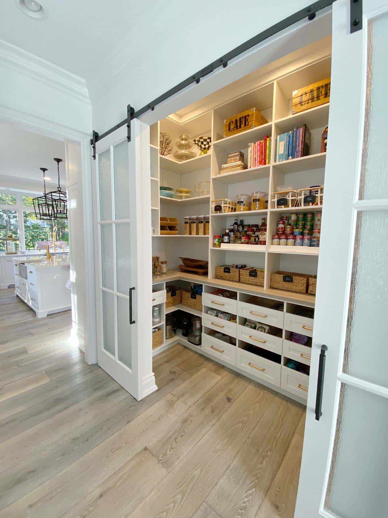 organized-pantry-ideas