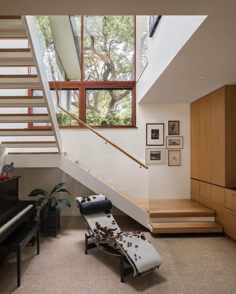 Inside a striking Lake Austin home floating above the treetops with ...