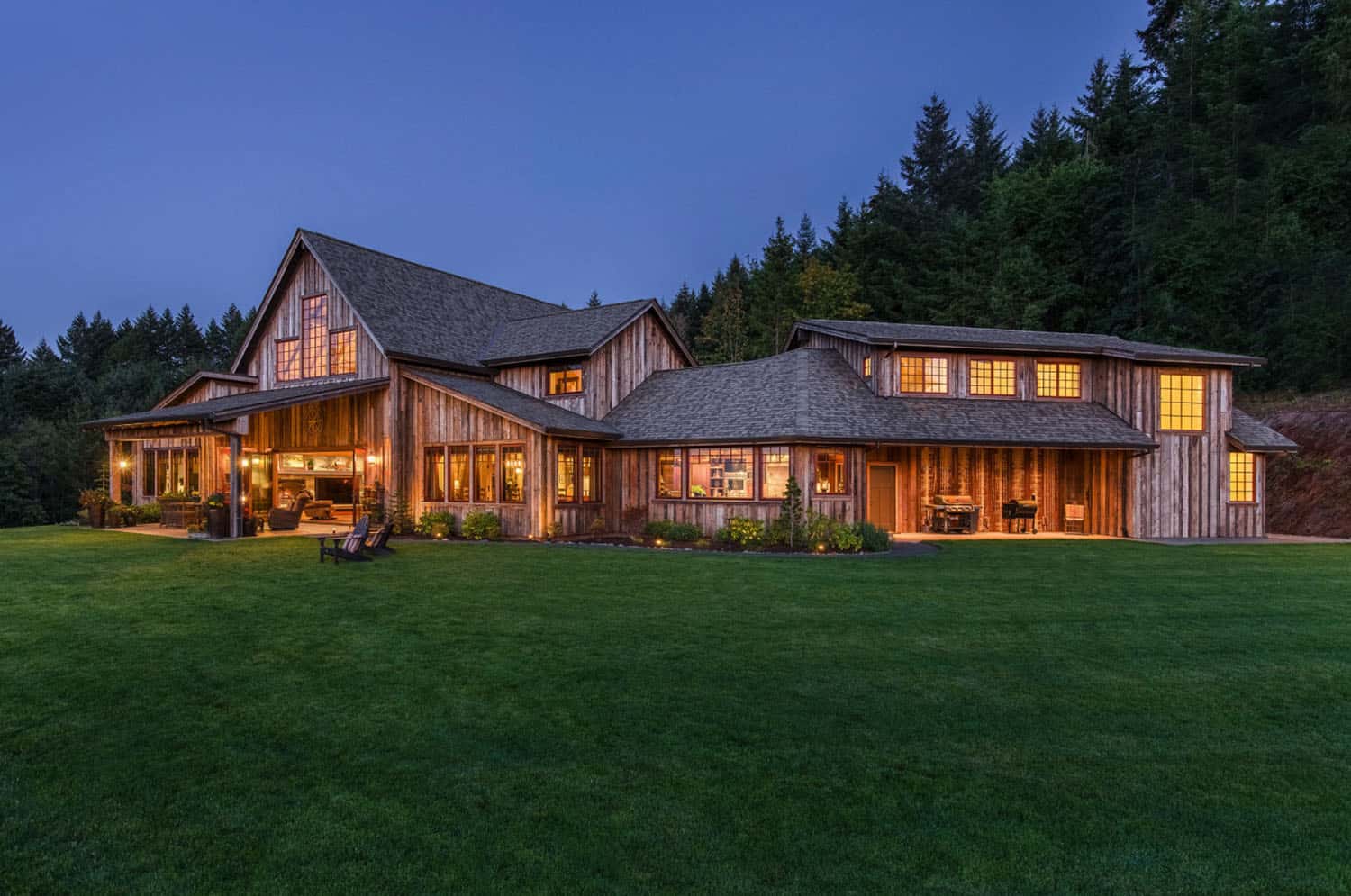 rustic-barn-house-exterior