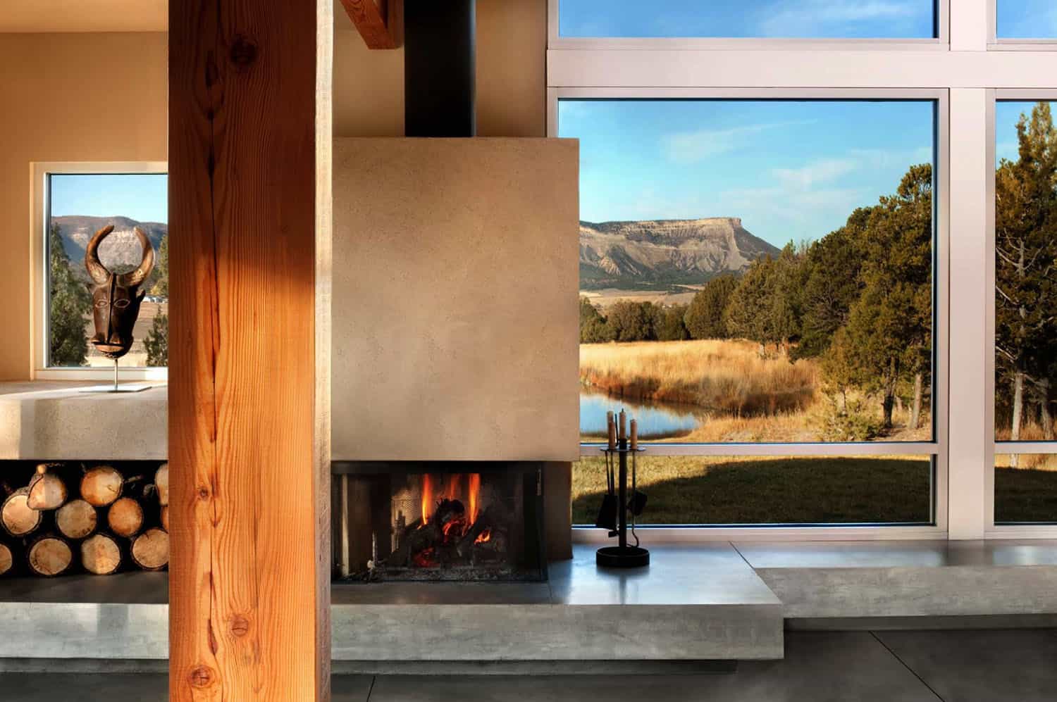 ranch-house-living-room-fireplace