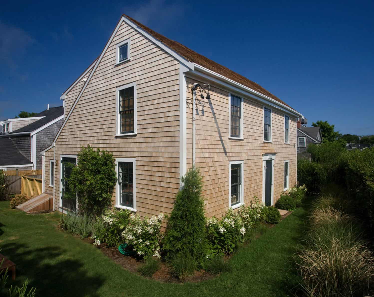 beach-style-timber-frame-house-exterior